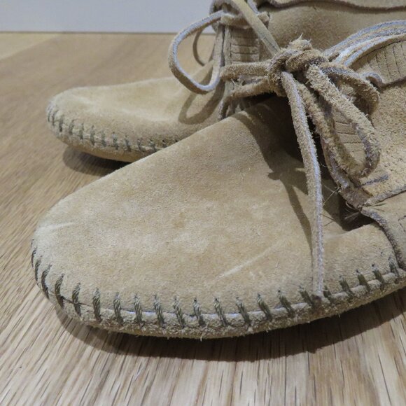 MINNETONKA Moccasin Loafer Fringe Booties Tan Suede Leather Western Casual - Picture 3 of 16